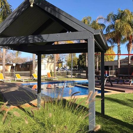 Отель All Seasons Mildura Holiday Park Экстерьер фото