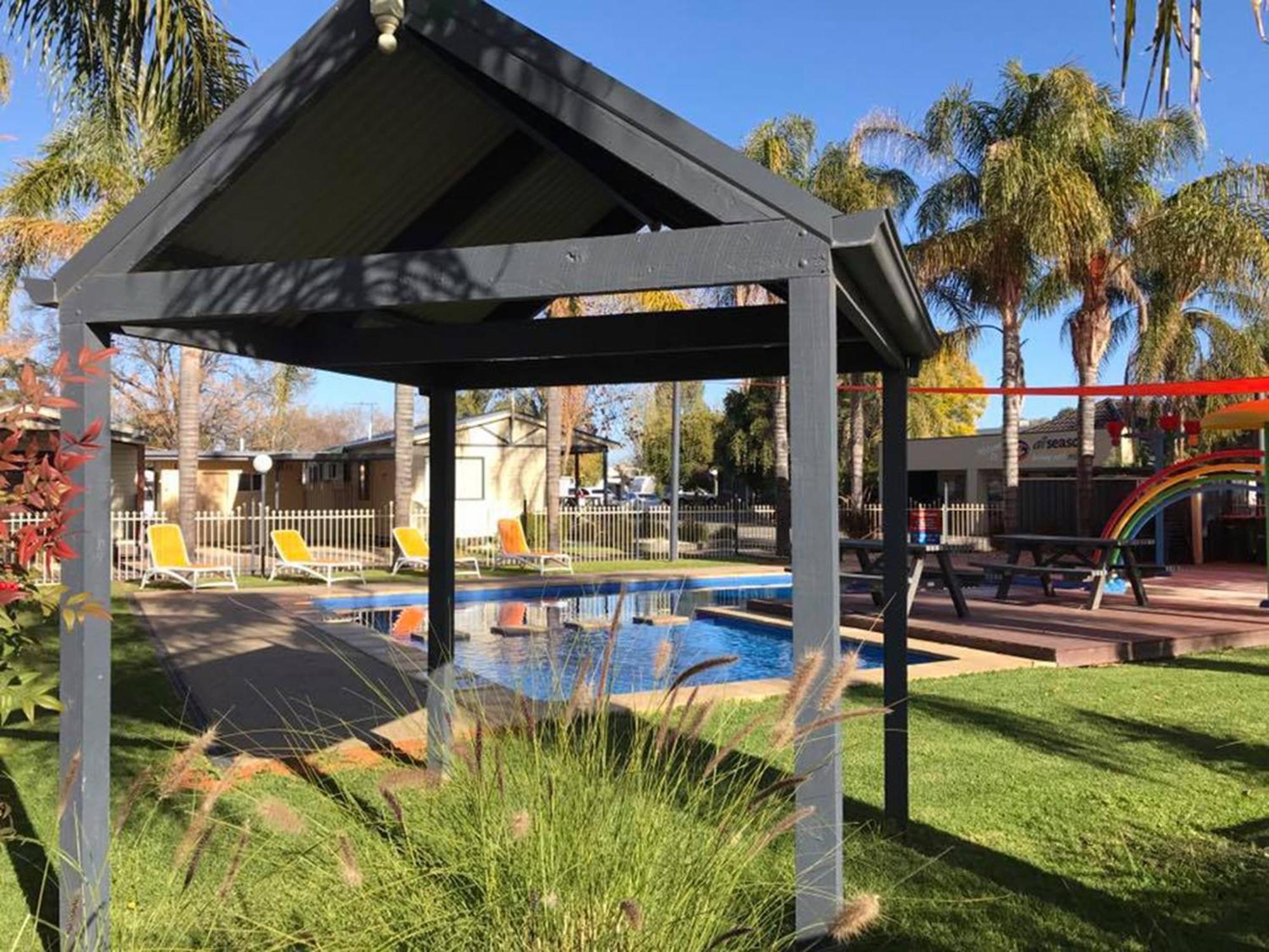 Отель All Seasons Mildura Holiday Park Экстерьер фото