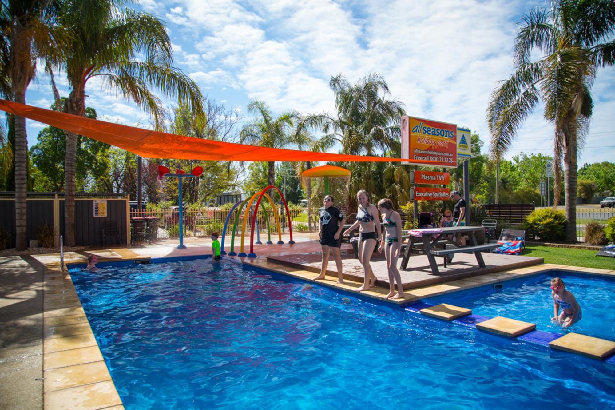 Отель All Seasons Mildura Holiday Park Экстерьер фото